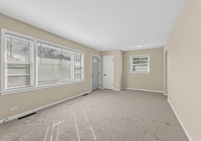 Photo 4 of Single family home for sale at 14 8th Street, Downers Grove, IL 60515 | MLS# 12791190 | Listing updated on 2026-10-27