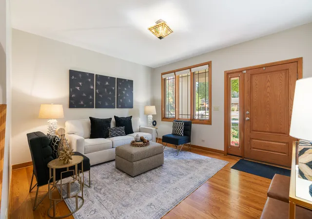 Photo 4 of Single family home for sale at 548 S Arlington Ave, Elmhurst, IL 60126 | MLS# 12791196 | Listing updated on 2026-10-30