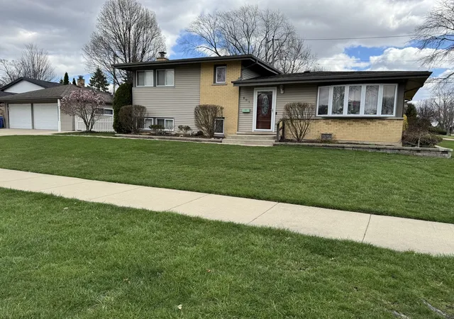 Single family home for sale at 801 E Greenwood Dr, Mount Prospect, IL 60056 | MLS# 12791198