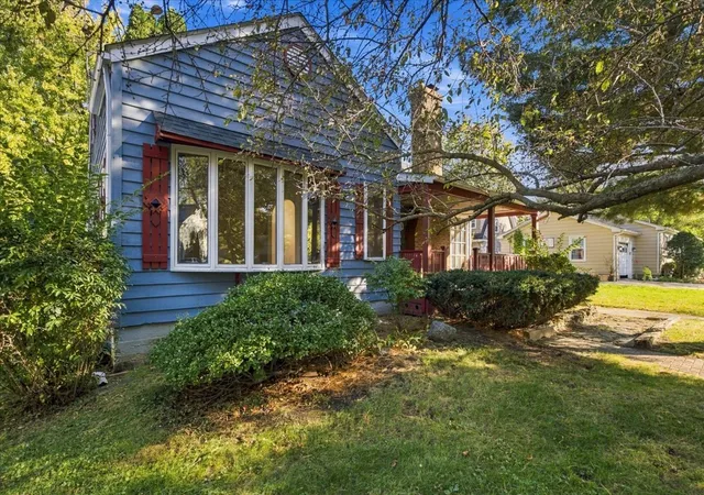 Photo 1 of Single family home for sale at 31 Logan Ave, Geneva, IL 60134 | MLS# 12791199 | Listing updated on 2026-10-22