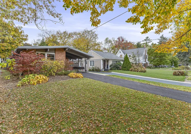Photo 1 of Single family home for sale at 806 Pleasant Ave, Highland Park, IL 60035 | MLS# 12791208 | Listing updated on 2026-10-30