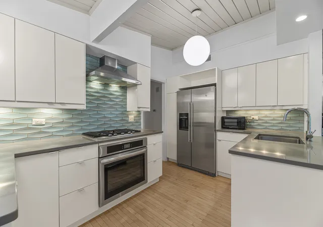 Photo 4 of Single family home for sale at 806 Pleasant Ave, Highland Park, IL 60035 | MLS# 12791208 | Listing updated on 2026-10-30