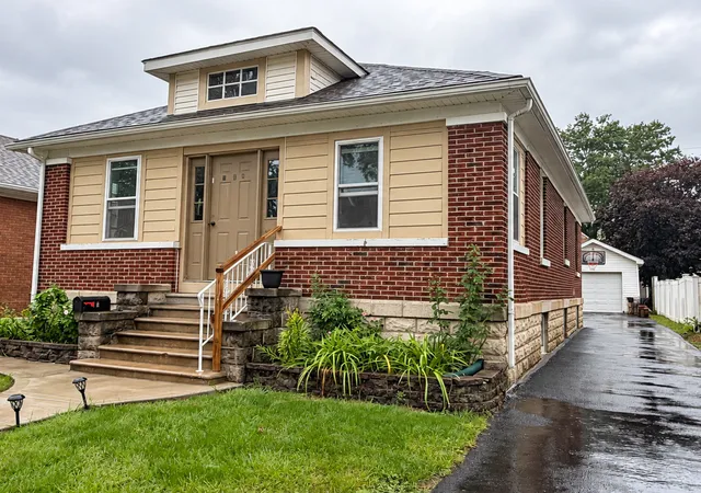 Photo 1 of Single family home for sale at 719 Clement St, Joliet, IL 60435 | MLS# 12791238 | Listing updated on 2026-10-23