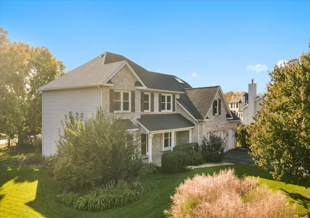 Photo 3 of Single family home for sale at 558 Bailey Dr, Batavia, IL 60510 | MLS# 12791247 | Listing updated on 2026-10-29
