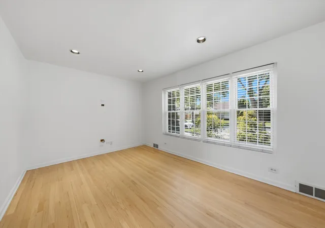 Photo 4 of Single family home for sale at 11201 Mandel Ave, Westchester, IL 60154 | MLS# 12791248 | Listing updated on 2026-10-22