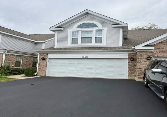 Photo 1 of Townhouse for sale at 642 Citadel Dr, Westmont, IL 60559 | MLS# 12791256 | Listing updated on 2026-10-21