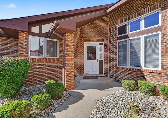 Photo 1 of Condo for sale at 8911 Silverdale Dr #8911, Orland Park, IL 60462 | MLS# 12791267 | Listing updated on 2026-10-22