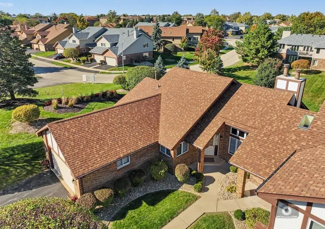 Photo 2 of Condo for sale at 8911 Silverdale Dr #8911, Orland Park, IL 60462 | MLS# 12791267 | Listing updated on 2026-10-22