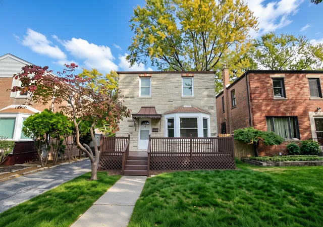 Single family home for sale at 10335 S Trumbull Ave, Chicago, IL 60655 | MLS# 12791270