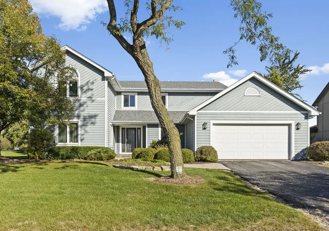 Single family home for sale at 3013 Lawrence Crst, Flossmoor, IL 60422 | MLS# 12791277
