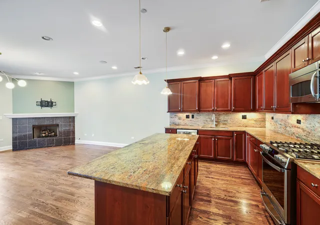 Photo 4 of Condo for sale at 2801 N Oakley Ave #206, Chicago, IL 60618 | MLS# 12791279 | Listing updated on 2026-10-22