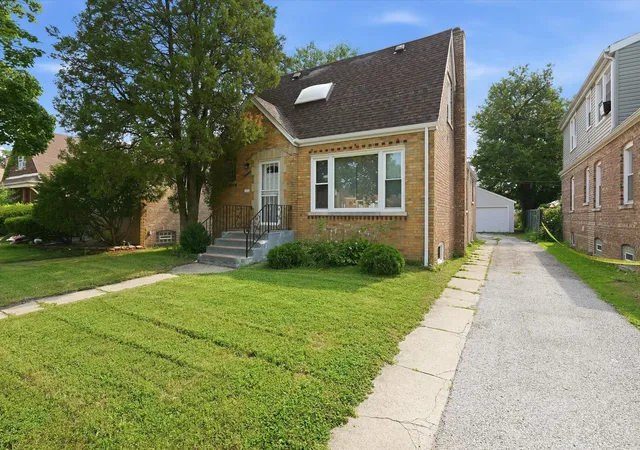 Photo 2 of Single family home for sale at 11343 S Green St, Chicago, IL 60643 | MLS# 12791285 | Listing updated on 2026-10-22