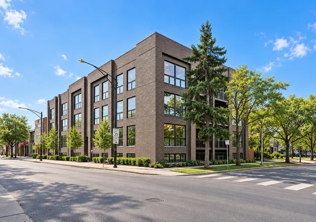 Condo for sale at 5830 N Lincoln Ave #1S, Chicago, IL 60659 | MLS# 12791289