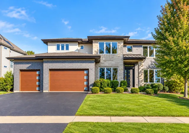 Single family home for sale at 32 N Acacia Dr, Hawthorn Woods, IL 60047 | MLS# 12791298