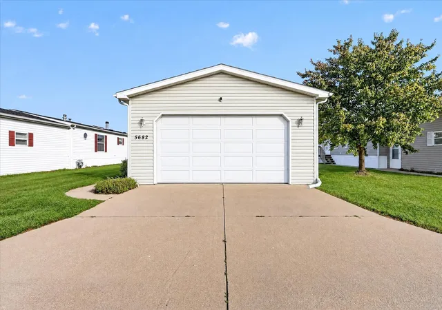 Photo 3 of Manufactured home for sale at 5682 Rockport Rd, Loves Park, IL 61111 | MLS# 12791309 | Listing updated on 2026-10-23