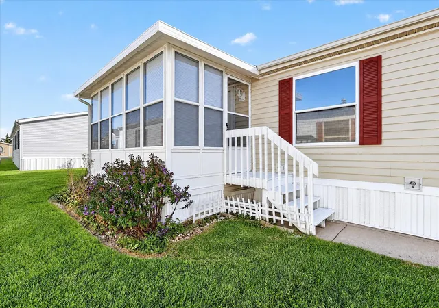 Photo 4 of Manufactured home for sale at 5682 Rockport Rd, Loves Park, IL 61111 | MLS# 12791309 | Listing updated on 2026-10-23