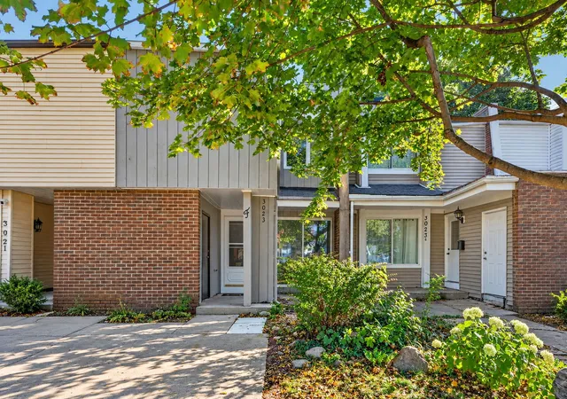 Townhouse for sale at 3023 Wakefield Dr #F, Carpentersville, IL 60110 | MLS# 12791318