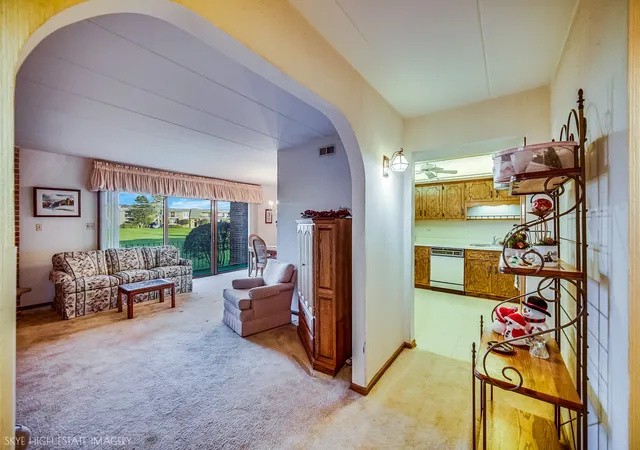 Photo 4 of Condo for sale at 15711 S Sunset Ridge Ct #1s, Orland Park, IL 60462 | MLS# 12791321 | Listing updated on 2026-10-23