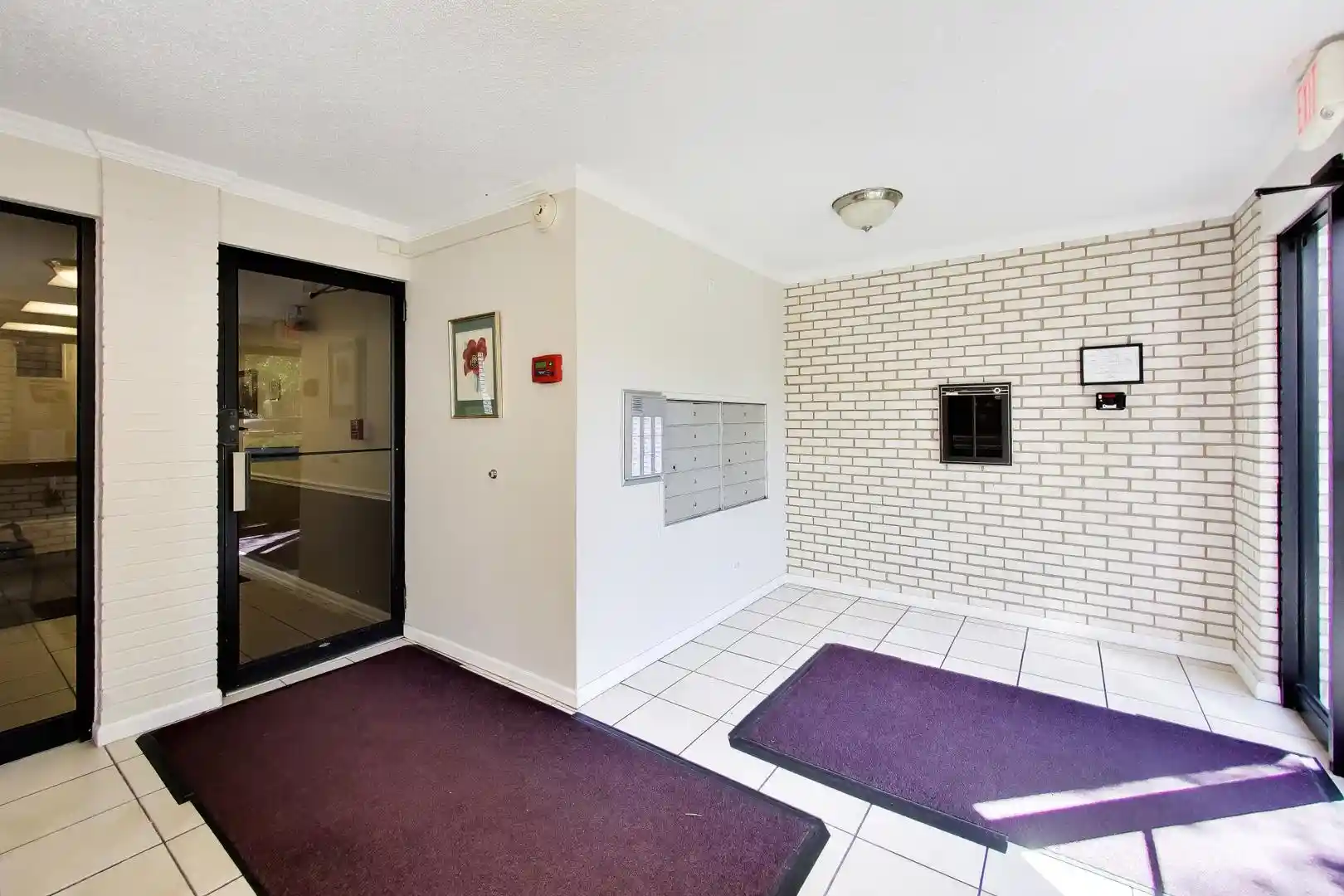 Listing Photo 2 - Condo for sale in 235 Ridge Rd located at 235 Ridge Rd, Wilmette, IL 60091 - Unit #1F