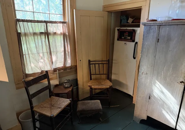 Photo 4 of Single family home for sale at 507 W Pleasant St, Freeport, IL 61032 | MLS# 12791329 | Listing updated on 2026-10-24
