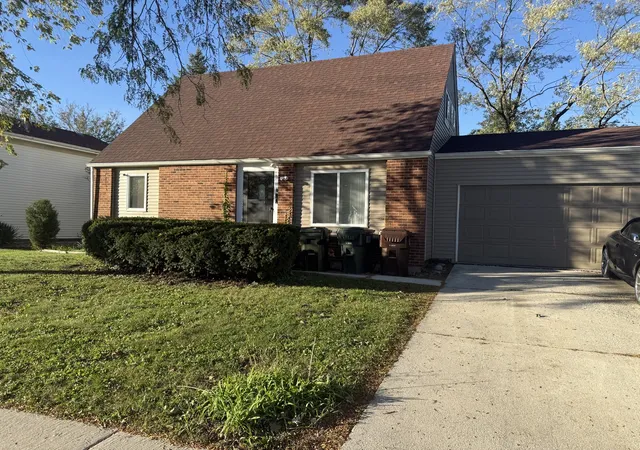 Single family home for sale at 4614 Farmington Ave, Richton Park, IL 60471 | MLS# 12791331