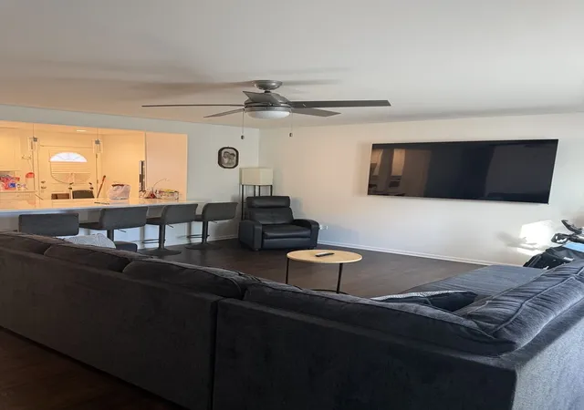 Photo 1 of Single family home for sale at 4614 Farmington Ave, Richton Park, IL 60471 | MLS# 12791331 | Listing updated on 2026-10-22