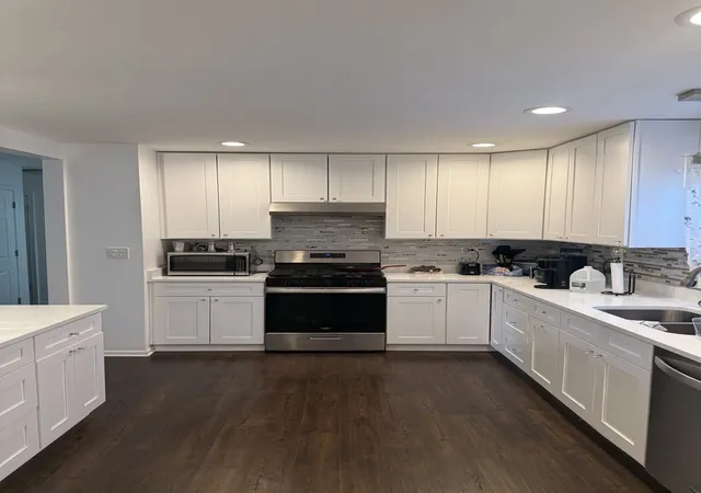 Photo 3 of Single family home for sale at 4614 Farmington Ave, Richton Park, IL 60471 | MLS# 12791331 | Listing updated on 2026-10-22