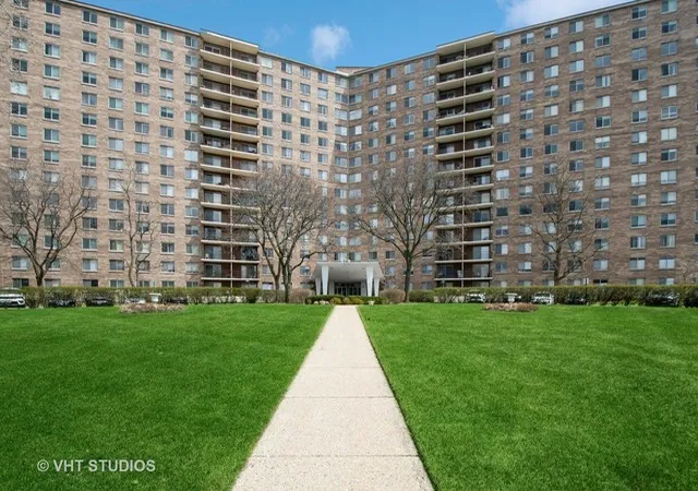 Condo for sale at 7141 N Kedzie Ave #604, Chicago, IL 60645 | MLS# 12791341