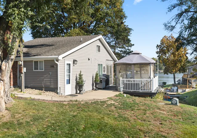 Photo 3 of Single family home for sale at 195 Lake Warren Dr, Monmouth, IL 61462 | MLS# 12791343 | Listing updated on 2026-10-28