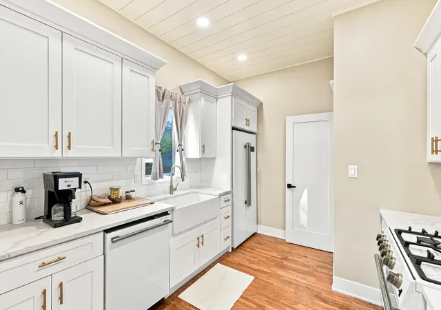 Photo 3 of Sale Pending at 107 S Chicago Ave, Elwood, IL 60421 | MLS# 12791344 | Listing updated on 2026-10-27