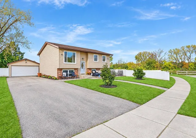 Single family home for sale at 141 Plainview Dr, Bolingbrook, IL 60440 | MLS# 12791357