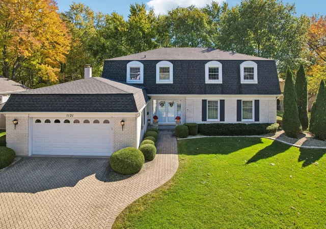 Single family home for sale at 1121 W Skylark Dr, Palatine, IL 60067 | MLS# 12791377
