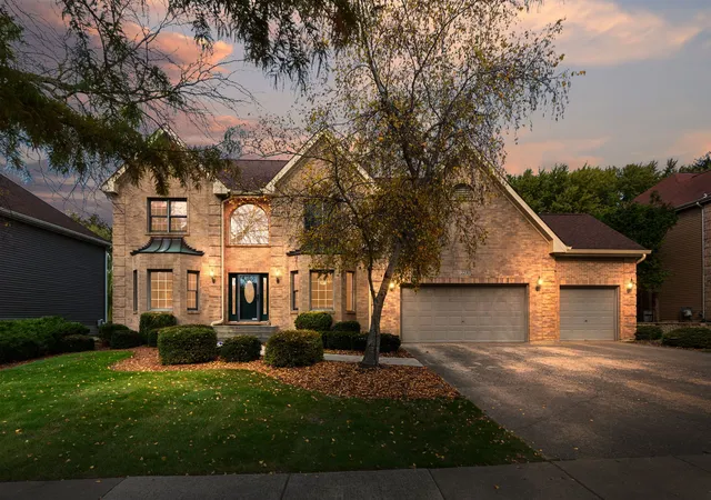 Single family home for sale at 2230 Buckthorn Dr, Algonquin, IL 60102 | MLS# 12791385