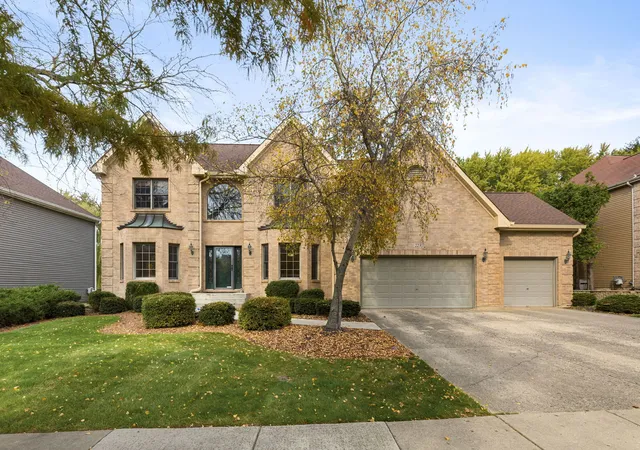 Photo 1 of Single family home for sale at 2230 Buckthorn Dr, Algonquin, IL 60102 | MLS# 12791385 | Listing updated on 2026-10-29