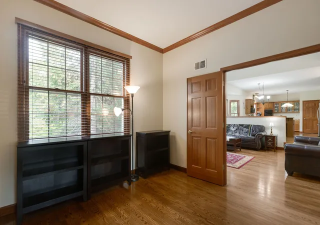 Photo 4 of Single family home for sale at 2230 Buckthorn Dr, Algonquin, IL 60102 | MLS# 12791385 | Listing updated on 2026-10-29