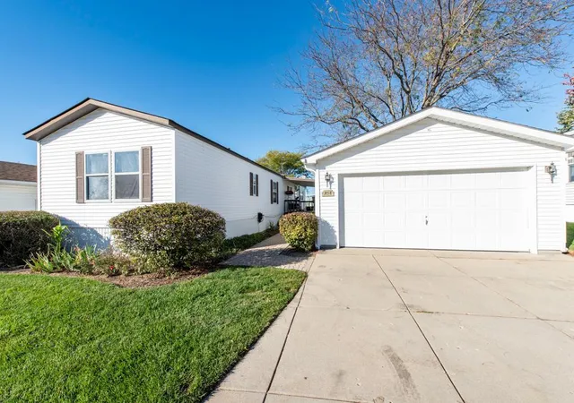 Photo 1 of Manufactured home for sale at 3158 Patricia Ln, Park City, IL 60085 | MLS# 12791392 | Listing updated on 2026-10-22