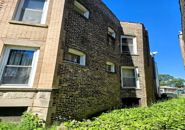 Photo 3 of House for sale at 4722 W End Ave, Chicago, IL 60644 | MLS# 12791407 | Listing updated on 2026-10-30