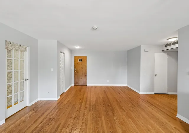 Photo 2 of Condo for sale at 200 Ridge Ave #1A, Evanston, IL 60202 | MLS# 12791410 | Listing updated on 2026-10-27