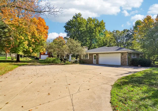 Photo 3 of Single family home for sale at 9516 N Clark Rd, Richmond, IL 60071 | MLS# 12791419 | Listing updated on 2026-10-29