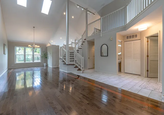 Photo 4 of Townhouse for sale at 23 Willow Pkwy, Buffalo Grove, IL 60089 | MLS# 12791420 | Listing updated on 2026-10-22
