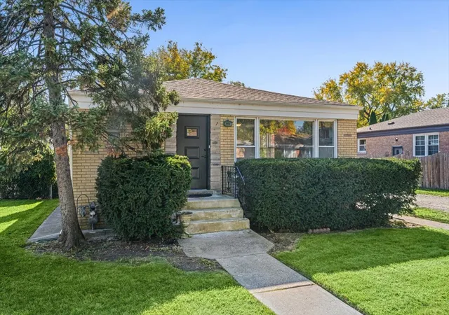 Single family home for sale at 3309 Crain St, Skokie, IL 60076 | MLS# 12791425