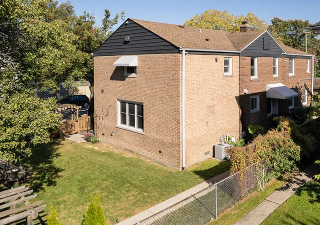 Photo 2 of House for sale at 201 Washington Ave, La Grange, IL 60525 | MLS# 12791428 | Listing updated on 2026-10-30