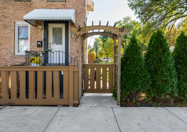 Photo 4 of House for sale at 201 Washington Ave, La Grange, IL 60525 | MLS# 12791428 | Listing updated on 2026-10-30