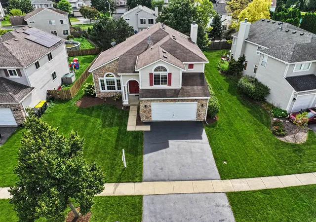 Photo 2 of Single family home for sale at 5450 Alexandria Dr, Lake In The Hills, IL 60156 | MLS# 12791436 | Listing updated on 2026-10-22