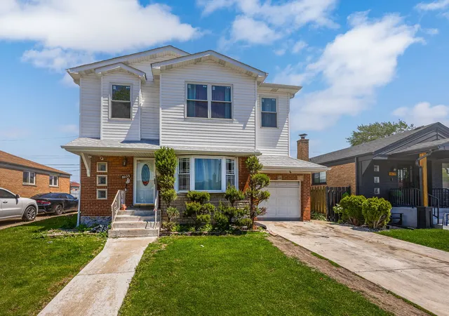 Photo 2 of Single family home for sale at 8035 S Kolin Ave, Chicago, IL 60652 | MLS# 12791437 | Listing updated on 2026-10-22