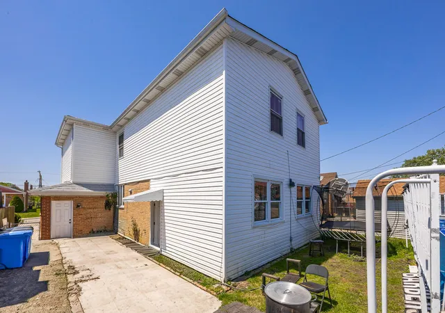 Photo 3 of Single family home for sale at 8035 S Kolin Ave, Chicago, IL 60652 | MLS# 12791437 | Listing updated on 2026-10-22