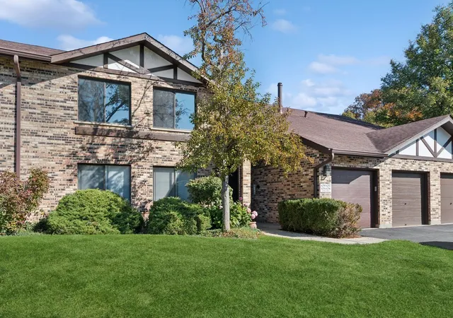 Condo for sale at 6254 Trinity Dr #2C, Lisle, IL 60532 | MLS# 12791439