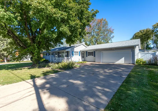 Photo 2 of Single family home for sale at 2902 5th Street, East Moline, IL 61244 | MLS# 12791444 | Listing updated on 2026-10-29