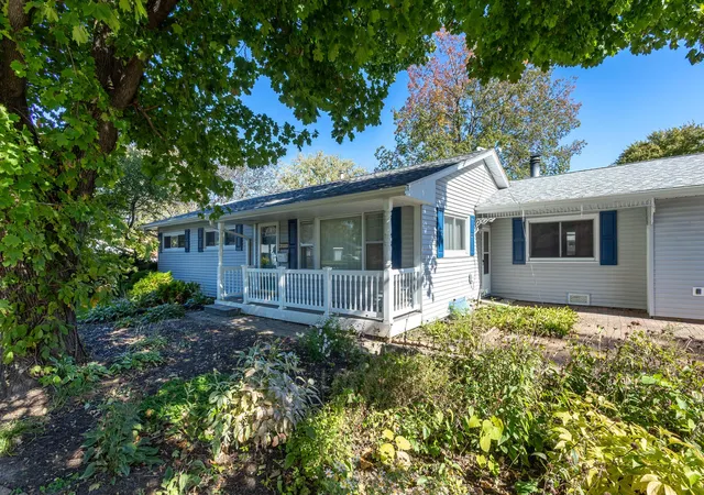 Photo 3 of Single family home for sale at 2902 5th Street, East Moline, IL 61244 | MLS# 12791444 | Listing updated on 2026-10-29