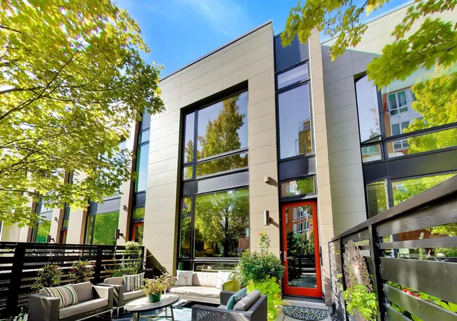 Photo 2 of Townhouse for sale at 4832 N Clark St #114, Chicago, IL 60640 | MLS# 12791448 | Listing updated on 2026-10-23